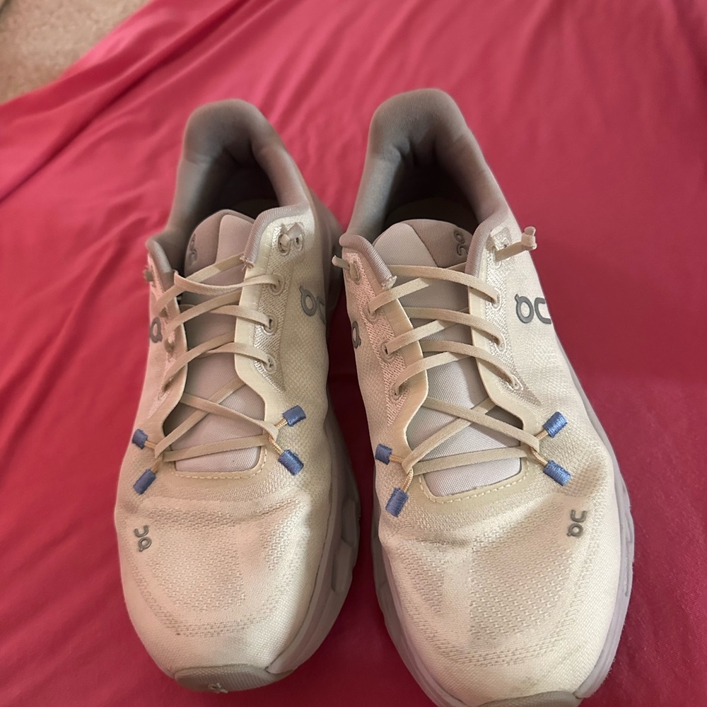 On Cloudtilt Running Shoes - Pale Lavender/white - Picture 7 of 10
